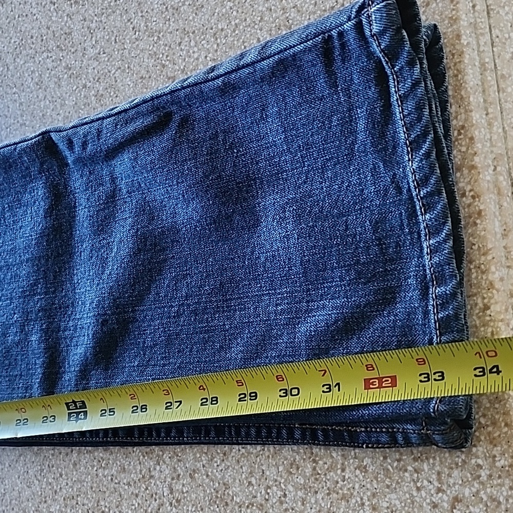 CAbi Slim Straight Leg Jean Size 8, Like New - Picture 10 of 10